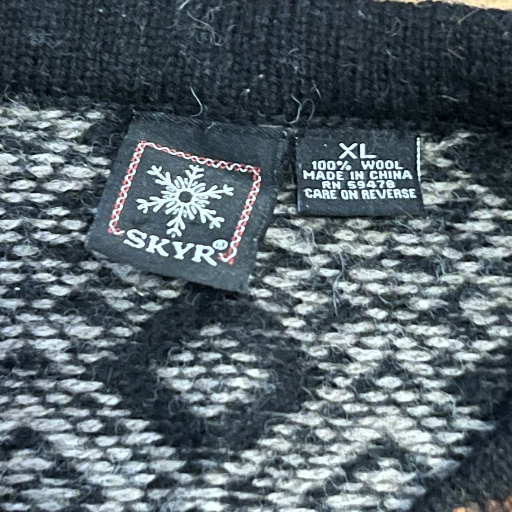 Vintage 1990s Skyr Abstract Pattern Broach Button Knit Cardigan Sweater - Picture 3 of 5
